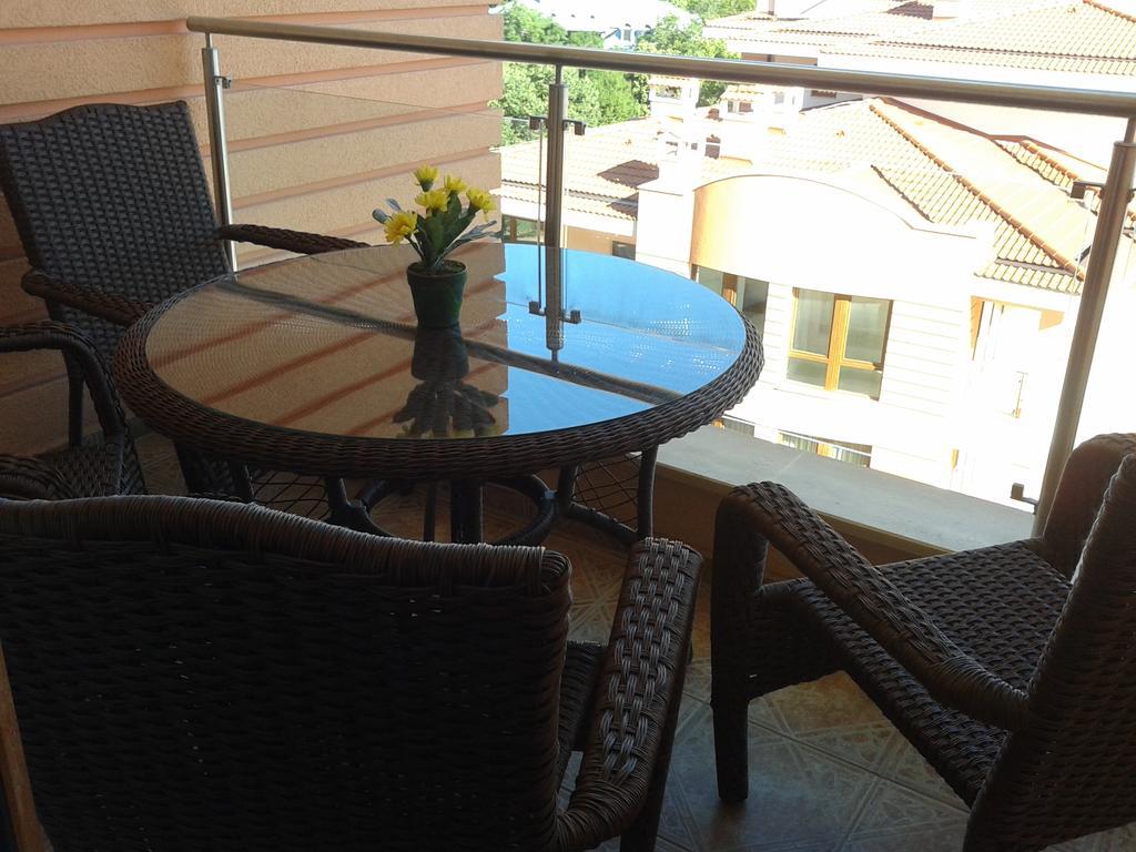 Apartment In St. Constantine And Helena 圣君士坦丁和海伦那 外观 照片